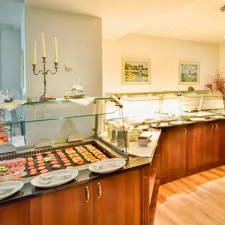 Promenadenhotel Admiral Hotel