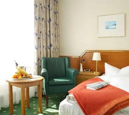 Promenadenhotel Admiral Отель